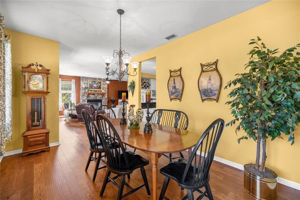 待售: $745,000 (4 贝兹, 4 浴室, 3562 平方英尺)