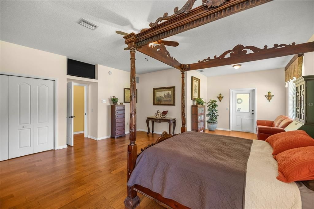 待售: $745,000 (4 贝兹, 4 浴室, 3562 平方英尺)