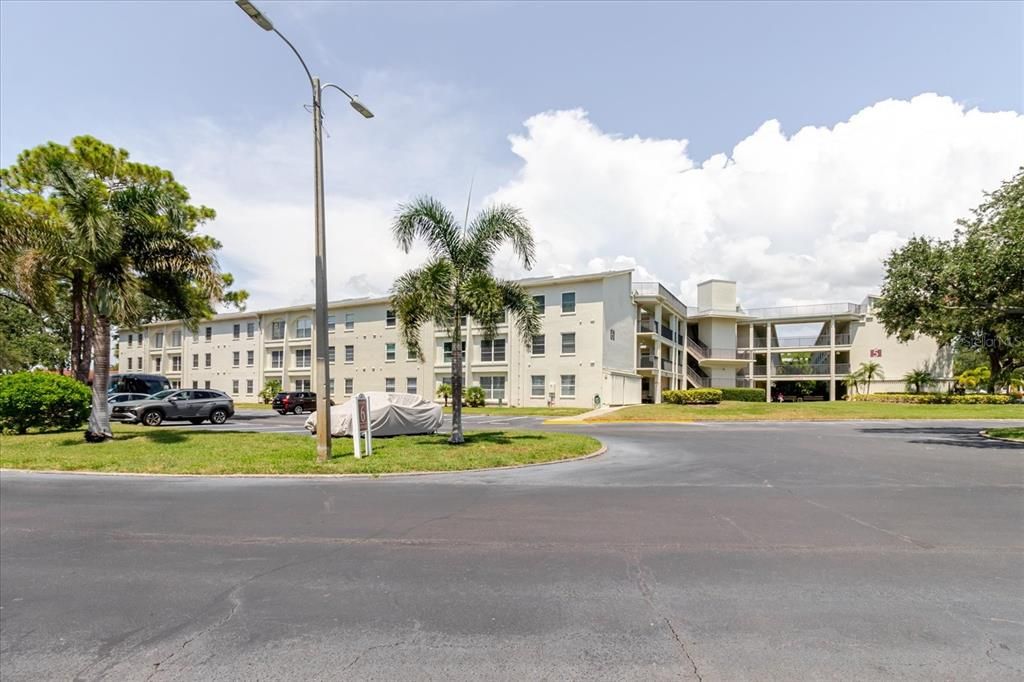 Active With Contract: $185,000 (2 beds, 1 baths, 930 Square Feet)