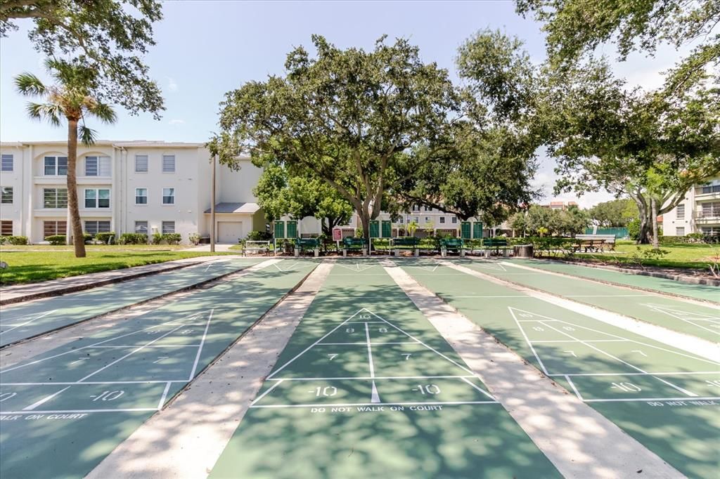 Active With Contract: $185,000 (2 beds, 1 baths, 930 Square Feet)