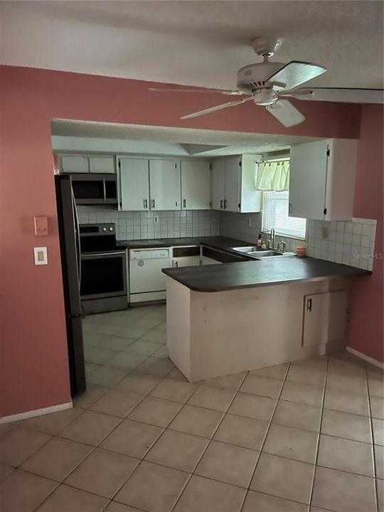 For Sale: $399,000 (3 beds, 2 baths, 1784 Square Feet)