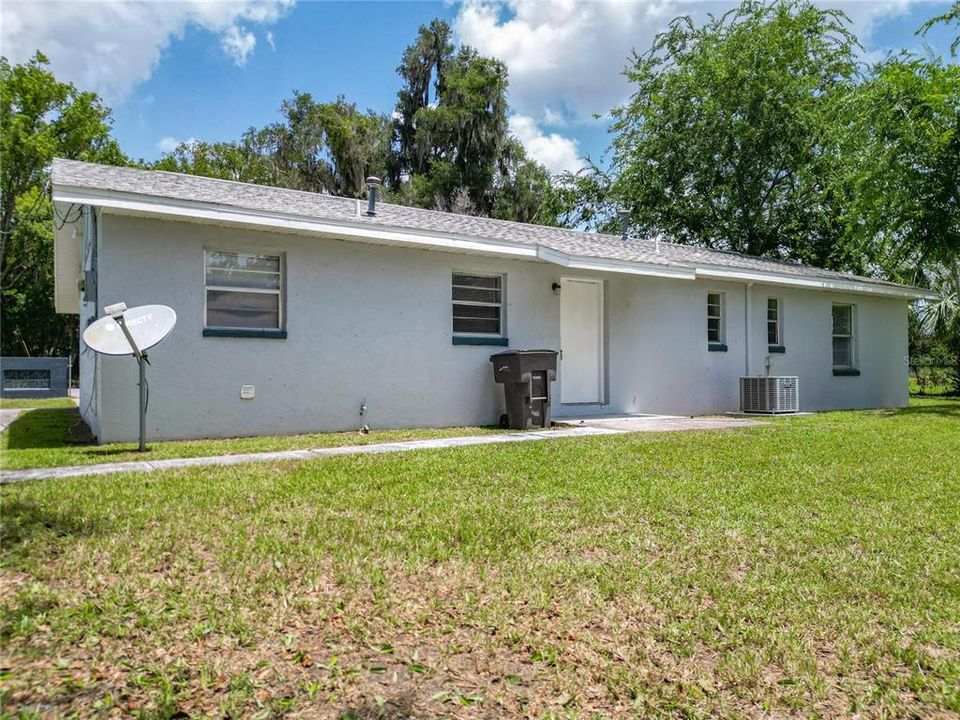 合同活跃: $189,500 (3 贝兹, 2 浴室, 1404 平方英尺)