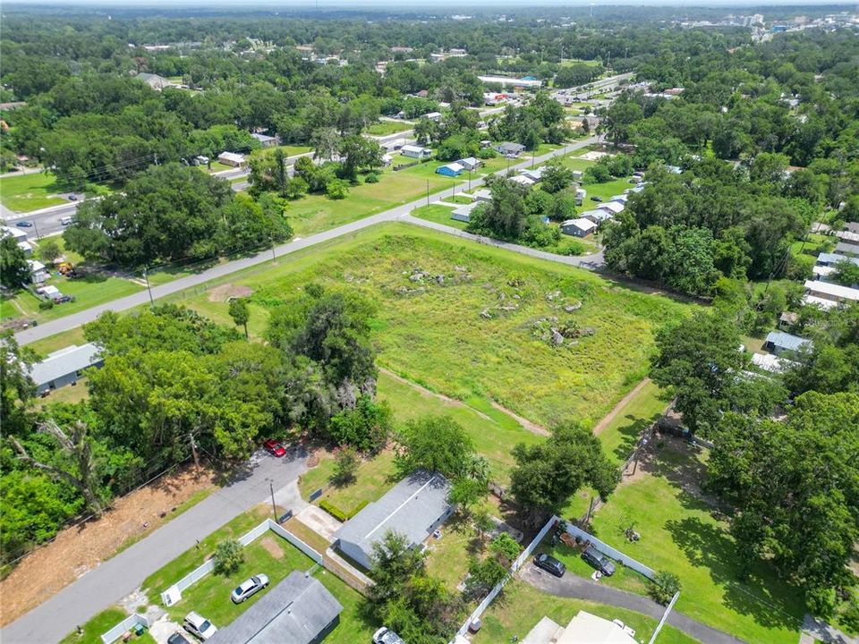 合同活跃: $189,500 (3 贝兹, 2 浴室, 1404 平方英尺)