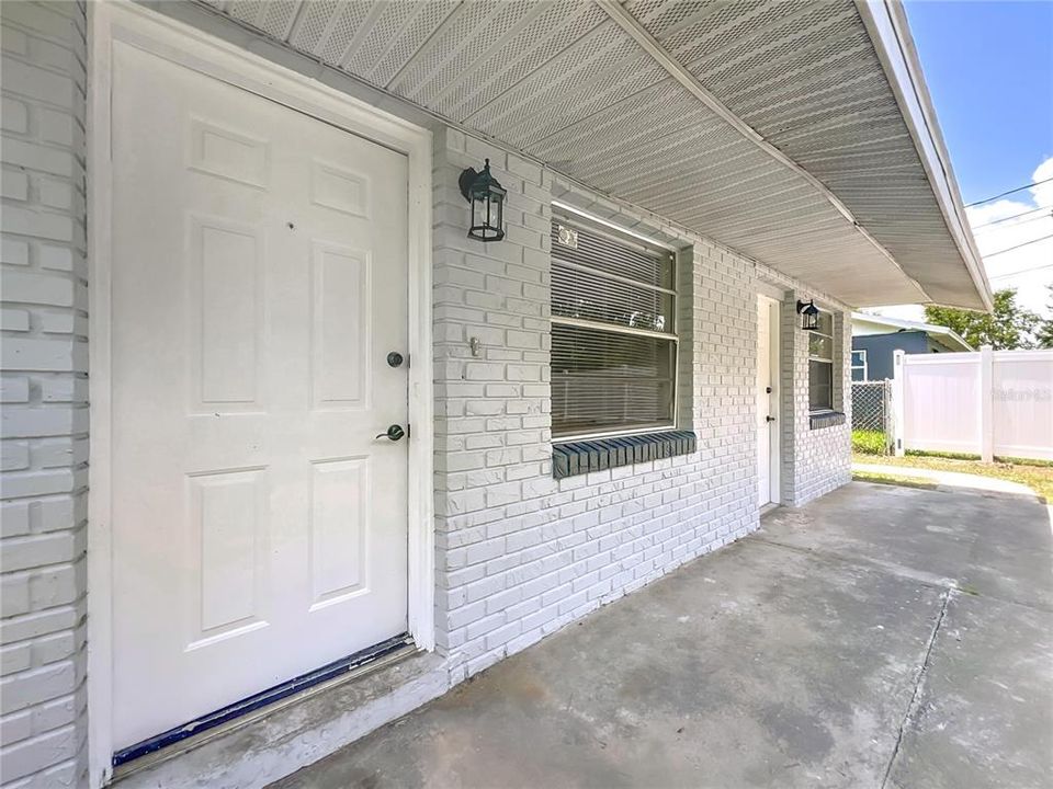 合同活跃: $189,500 (3 贝兹, 2 浴室, 1404 平方英尺)