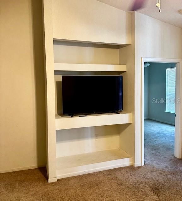 For Rent: $1,650 (2 beds, 2 baths, 1044 Square Feet)