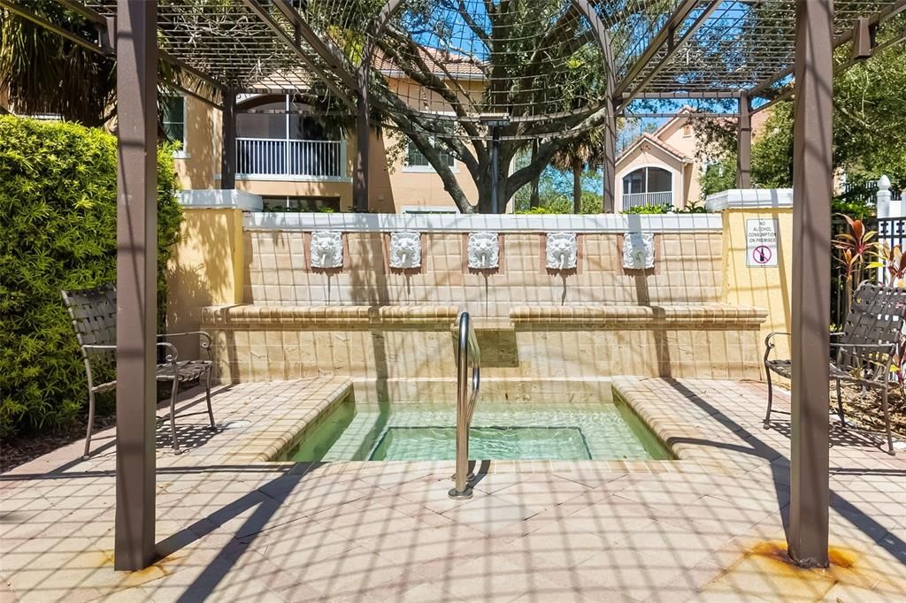 For Sale: $165,000 (1 beds, 1 baths, 759 Square Feet)