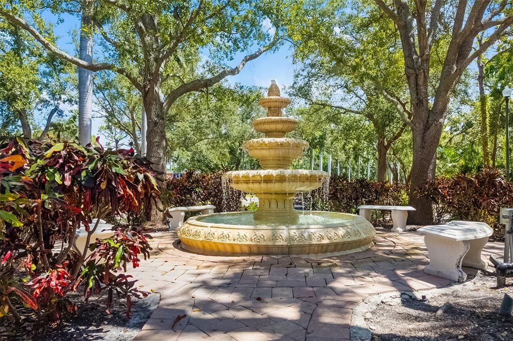 For Sale: $165,000 (1 beds, 1 baths, 759 Square Feet)