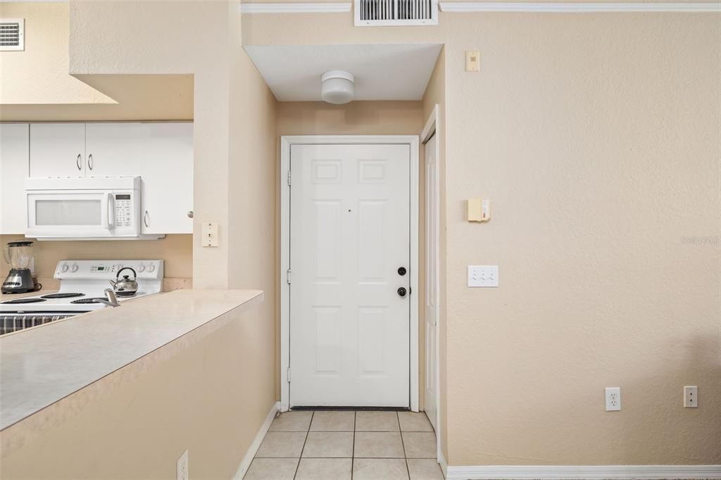 For Sale: $165,000 (1 beds, 1 baths, 759 Square Feet)