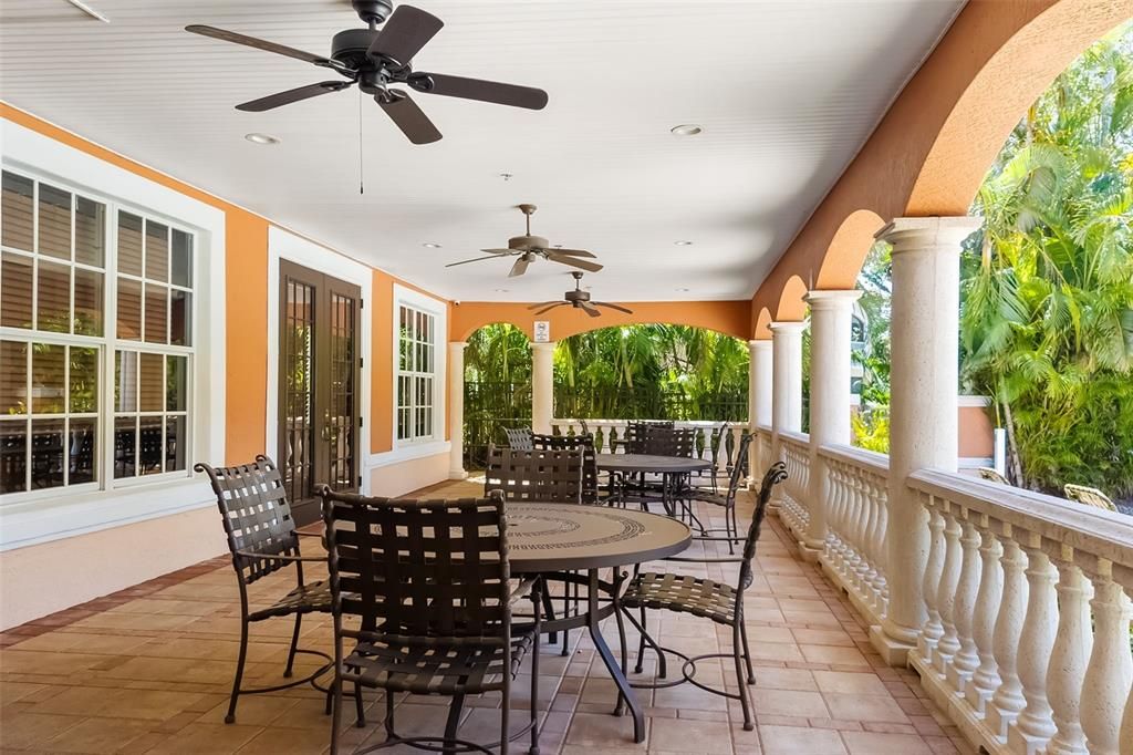 For Sale: $165,000 (1 beds, 1 baths, 759 Square Feet)