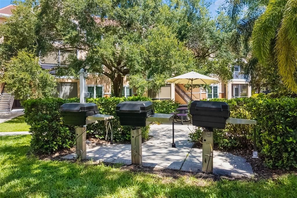 For Sale: $165,000 (1 beds, 1 baths, 759 Square Feet)