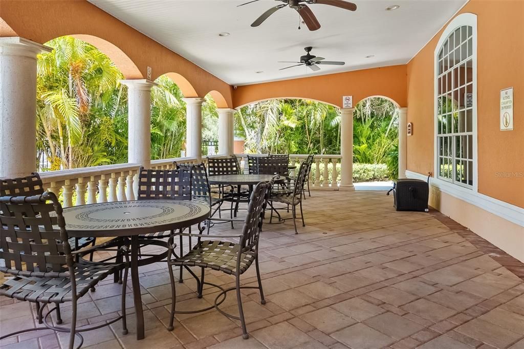 For Sale: $165,000 (1 beds, 1 baths, 759 Square Feet)