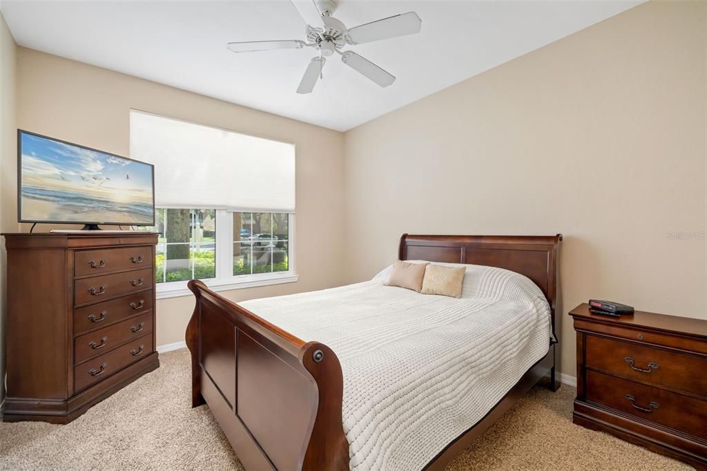 For Sale: $165,000 (1 beds, 1 baths, 759 Square Feet)