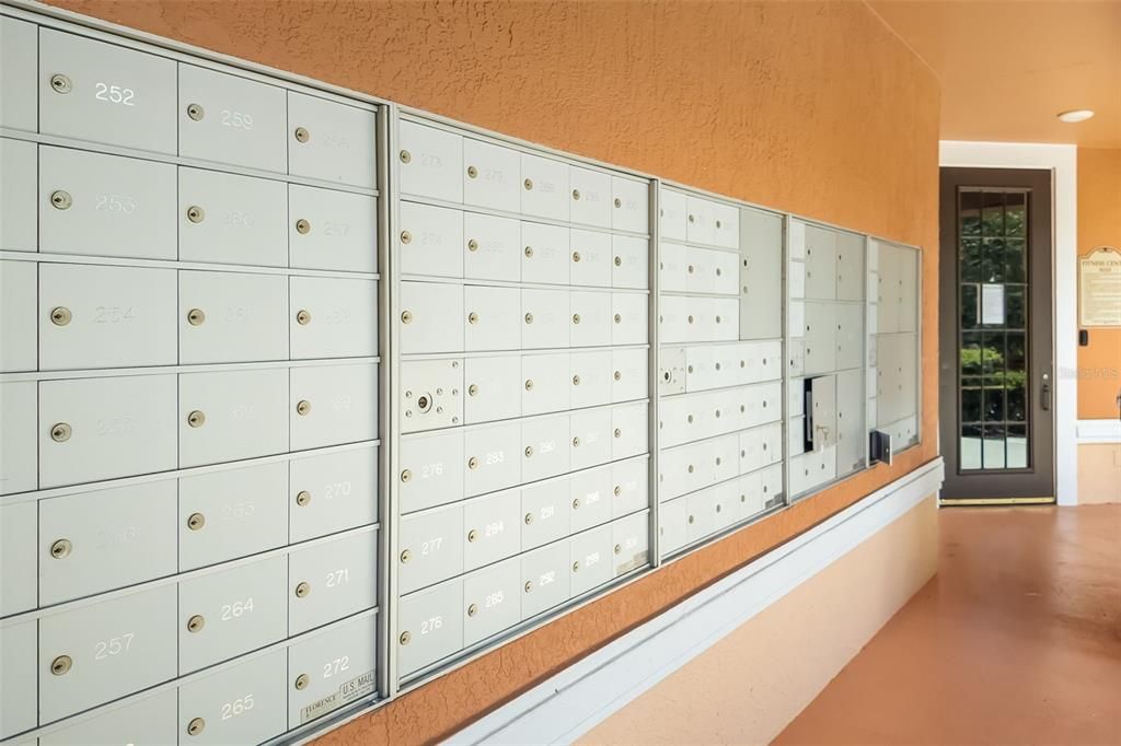 For Sale: $165,000 (1 beds, 1 baths, 759 Square Feet)