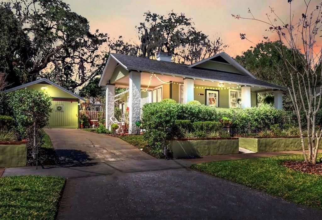 Recently Sold: $295,000 (2 beds, 1 baths, 802 Square Feet)