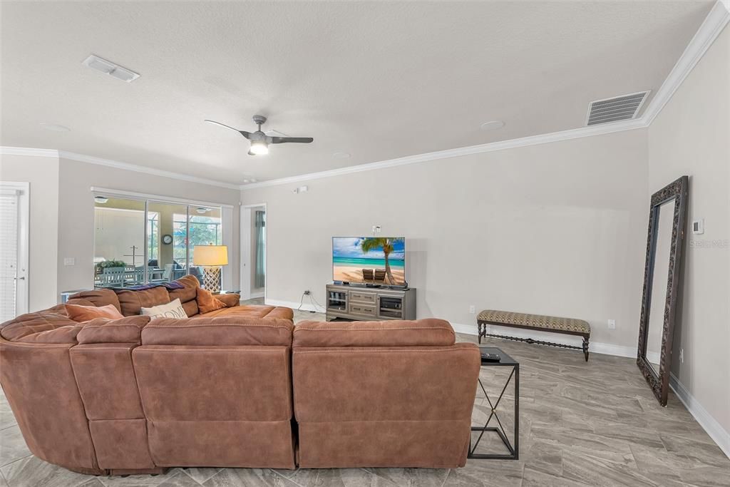 For Sale: $649,000 (2 beds, 2 baths, 2670 Square Feet)