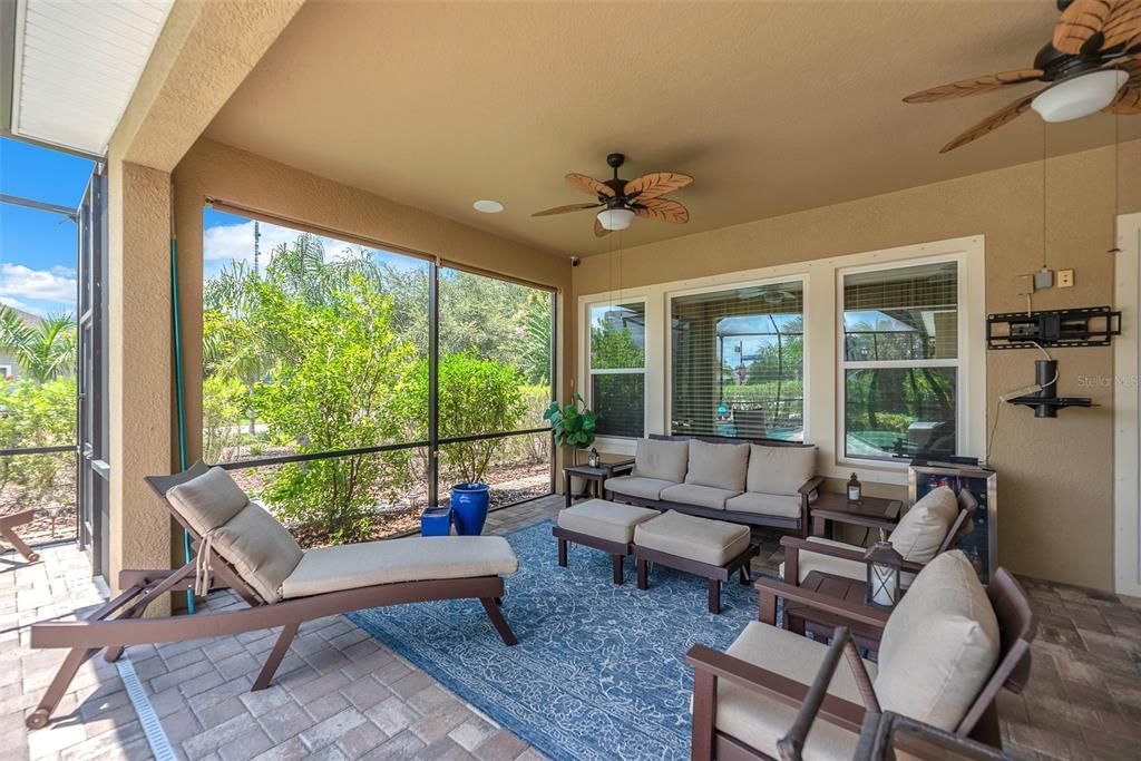 For Sale: $649,000 (2 beds, 2 baths, 2670 Square Feet)