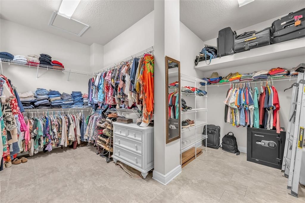 For Sale: $649,000 (2 beds, 2 baths, 2670 Square Feet)