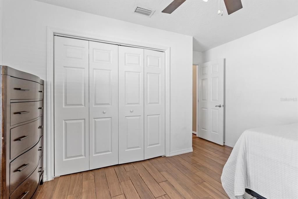 合同活跃: $305,000 (3 贝兹, 2 浴室, 1968 平方英尺)