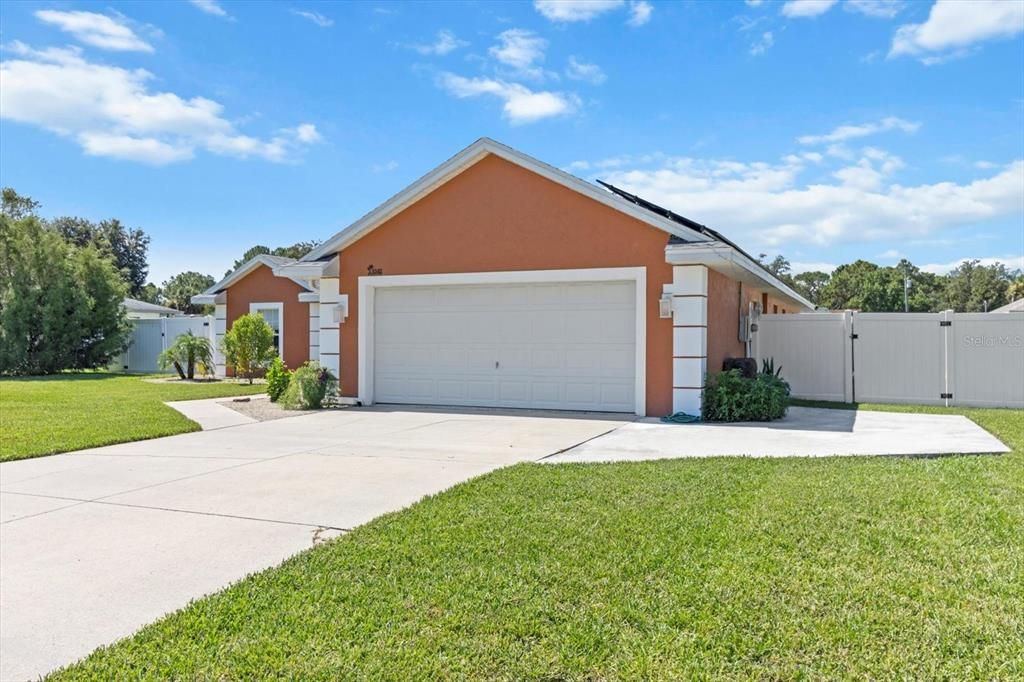 合同活跃: $305,000 (3 贝兹, 2 浴室, 1968 平方英尺)