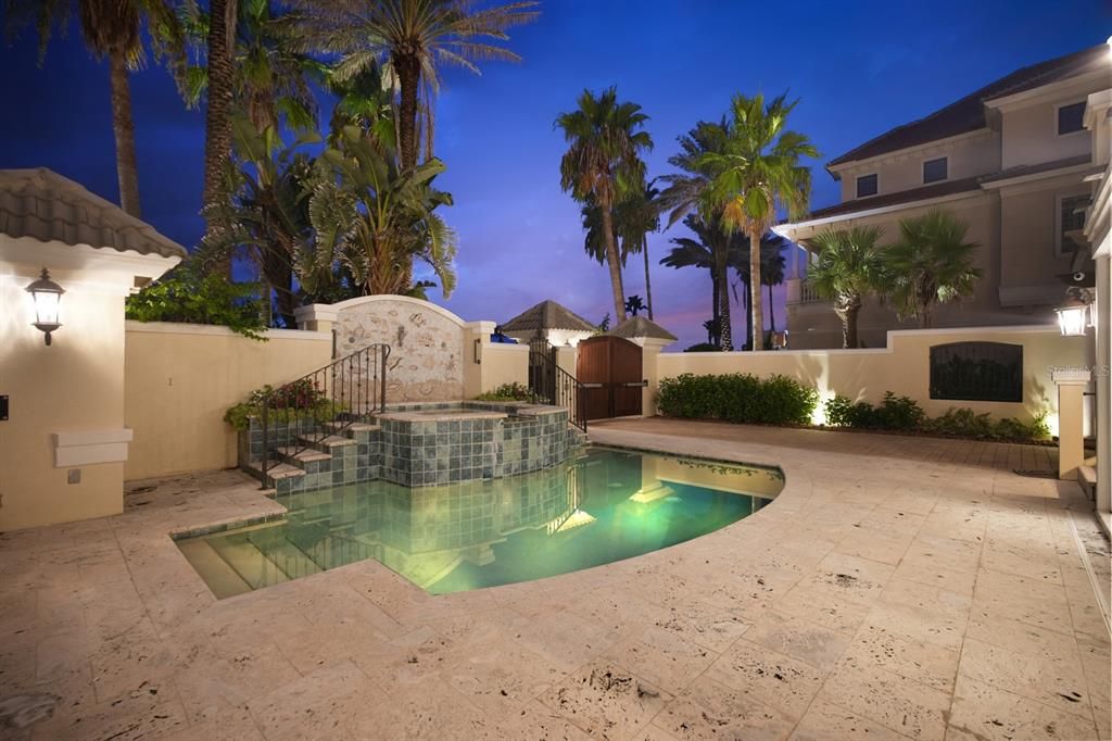 For Sale: $4,950,000 (4 beds, 6 baths, 7682 Square Feet)