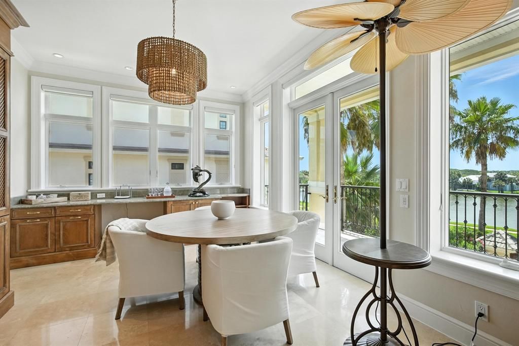 For Sale: $4,950,000 (4 beds, 6 baths, 7682 Square Feet)