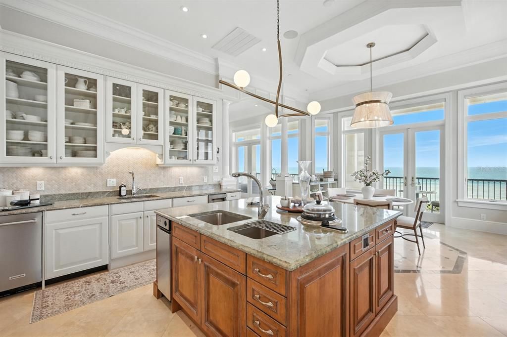 For Sale: $4,950,000 (4 beds, 6 baths, 7682 Square Feet)