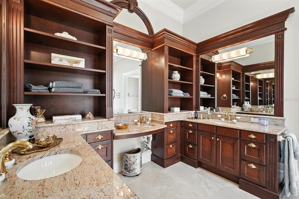 For Sale: $4,950,000 (4 beds, 6 baths, 7682 Square Feet)