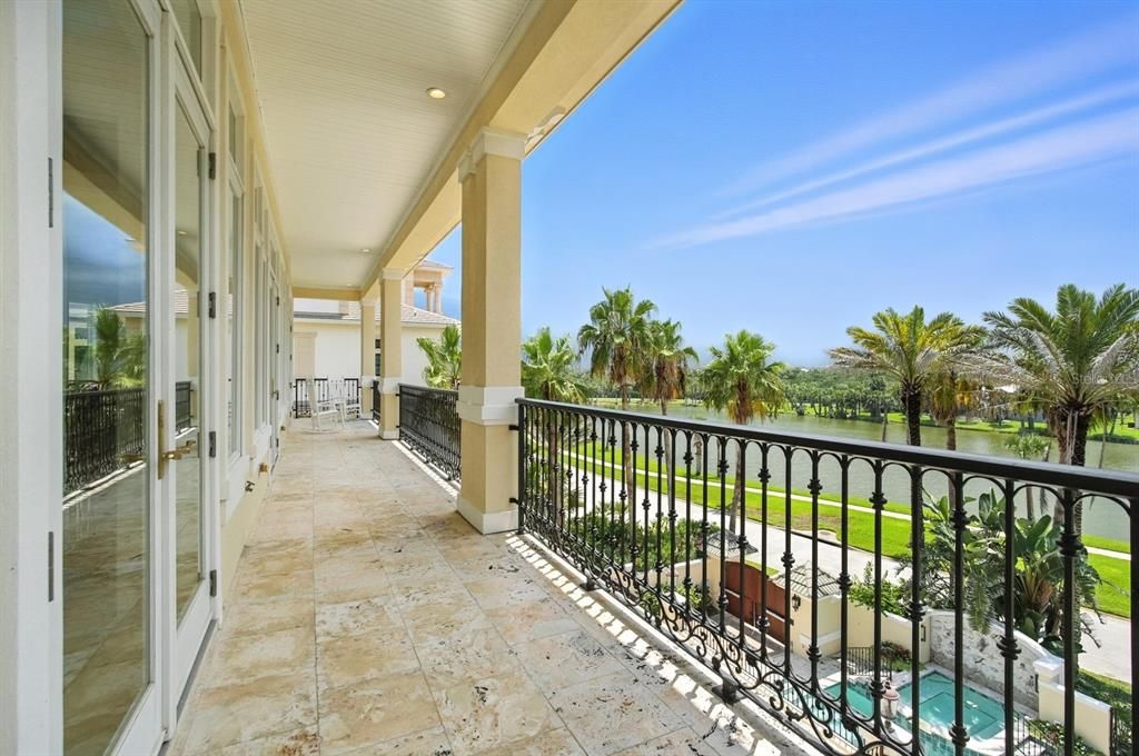 For Sale: $4,950,000 (4 beds, 6 baths, 7682 Square Feet)