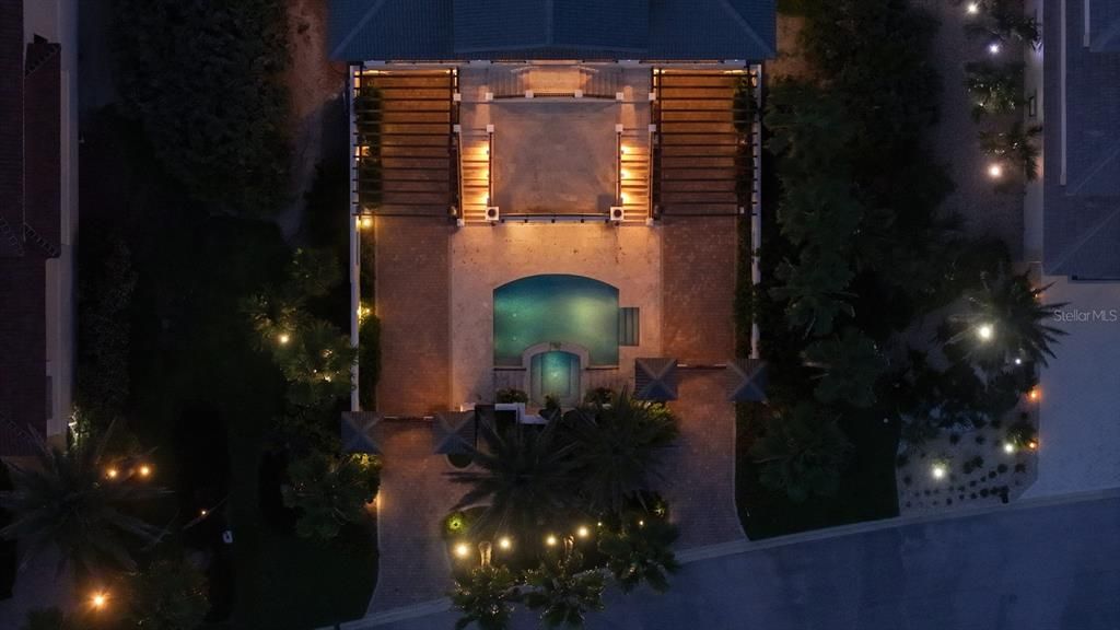 For Sale: $4,950,000 (4 beds, 6 baths, 7682 Square Feet)