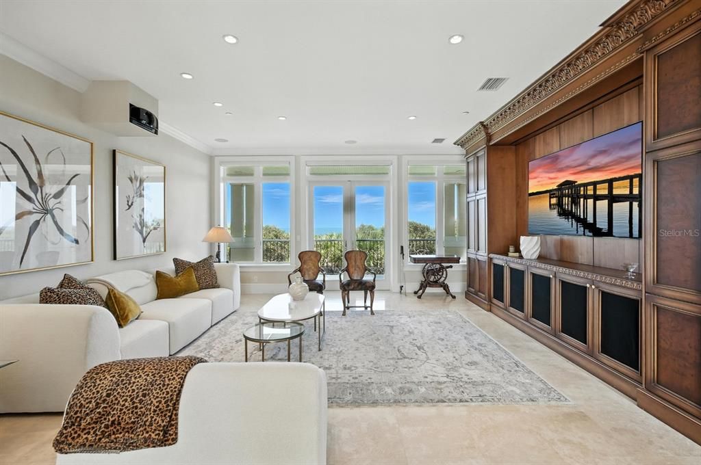 For Sale: $4,950,000 (4 beds, 6 baths, 7682 Square Feet)