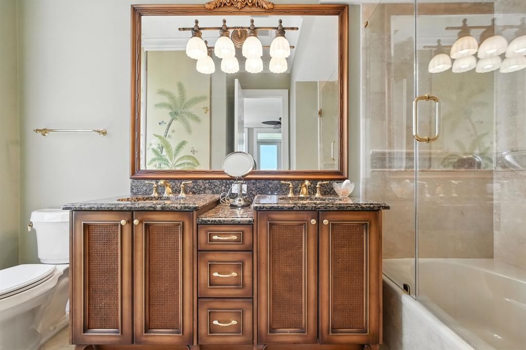 For Sale: $4,950,000 (4 beds, 6 baths, 7682 Square Feet)