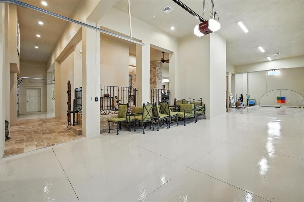 For Sale: $4,950,000 (4 beds, 6 baths, 7682 Square Feet)