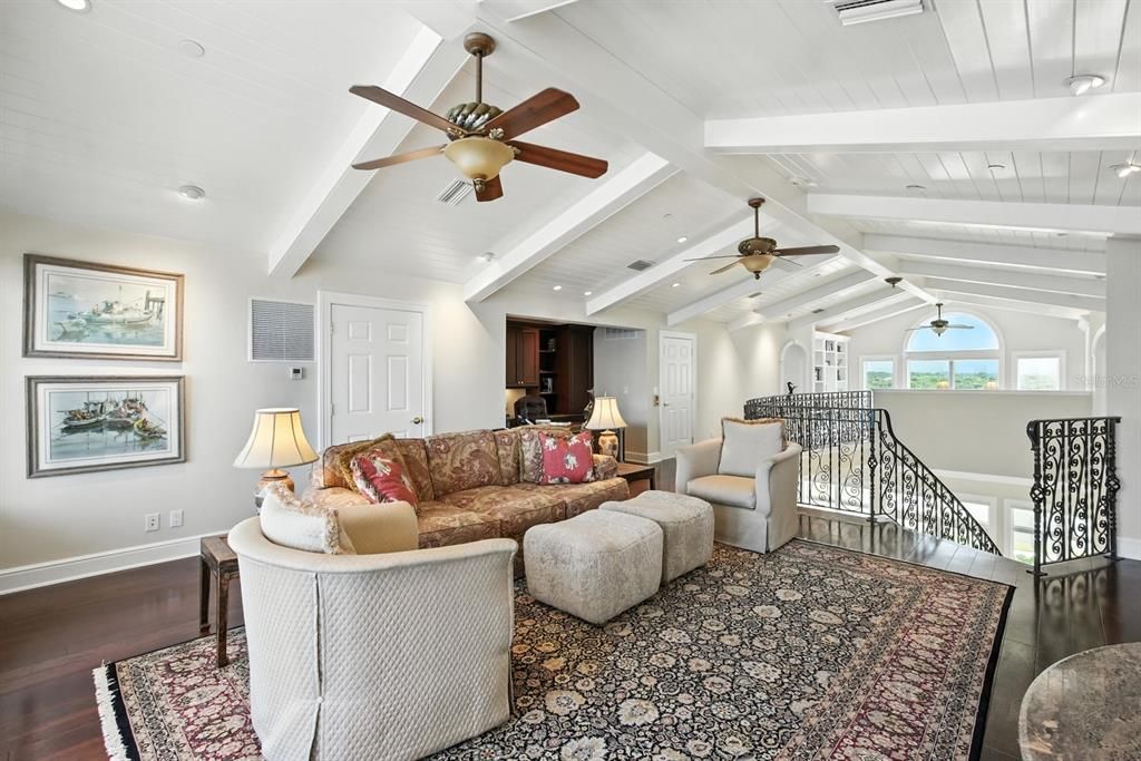 For Sale: $4,950,000 (4 beds, 6 baths, 7682 Square Feet)