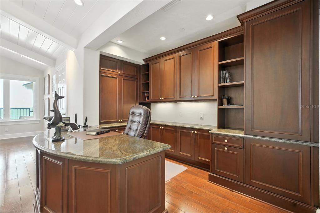 For Sale: $4,950,000 (4 beds, 6 baths, 7682 Square Feet)