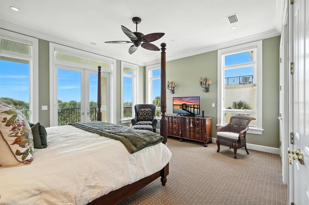 For Sale: $4,950,000 (4 beds, 6 baths, 7682 Square Feet)