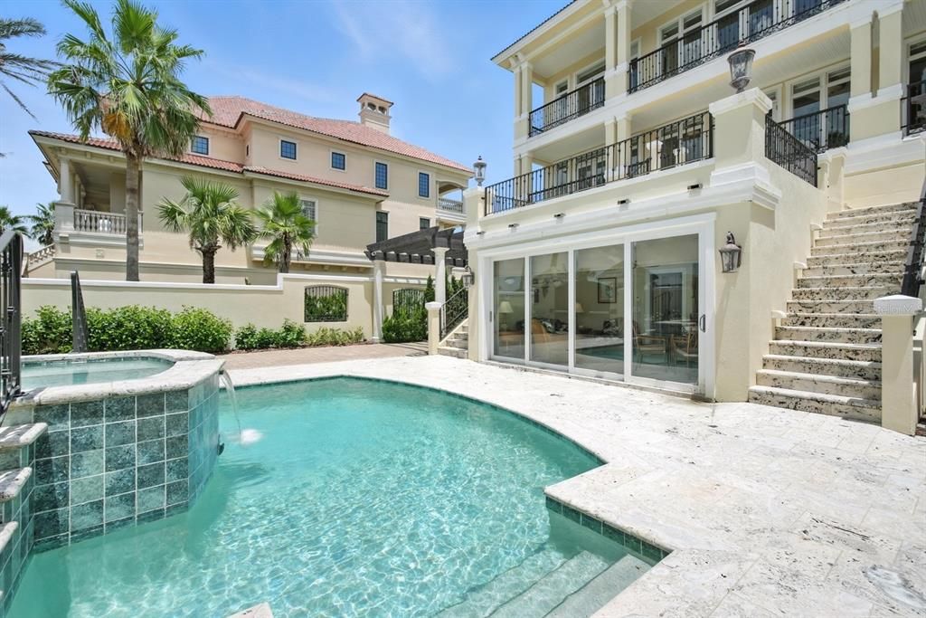 For Sale: $4,950,000 (4 beds, 6 baths, 7682 Square Feet)