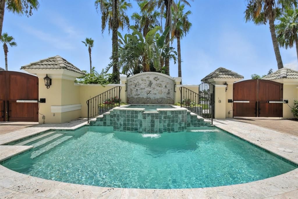 For Sale: $4,950,000 (4 beds, 6 baths, 7682 Square Feet)