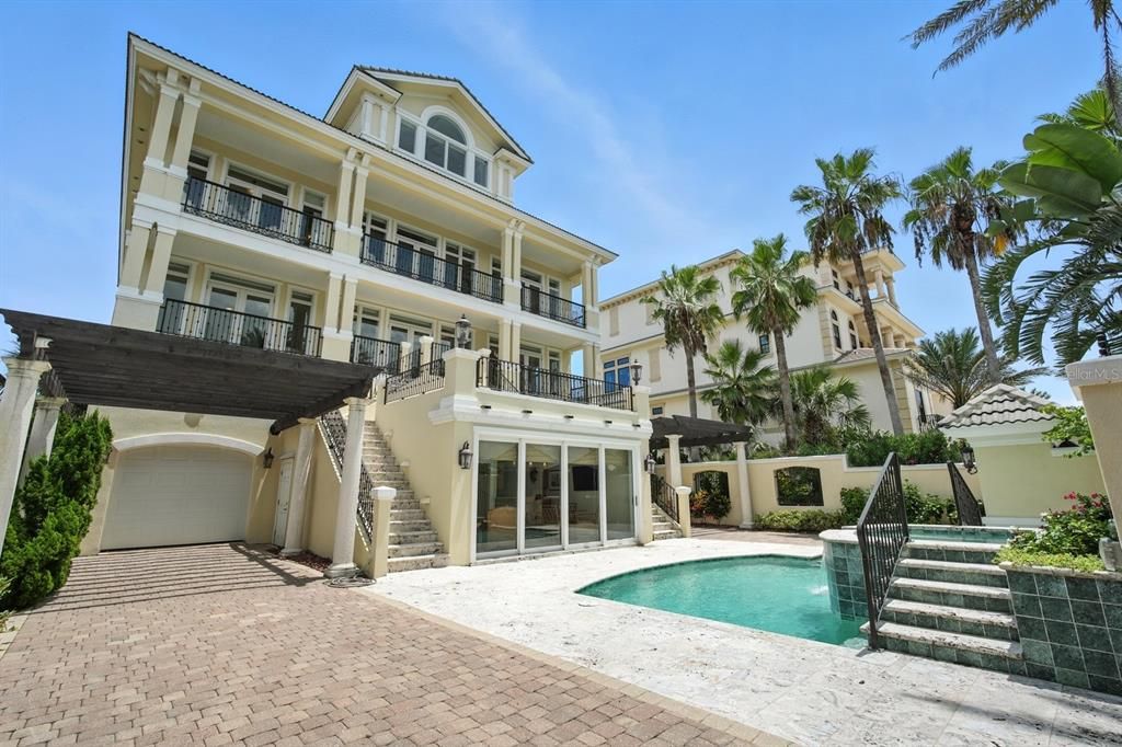 For Sale: $4,950,000 (4 beds, 6 baths, 7682 Square Feet)