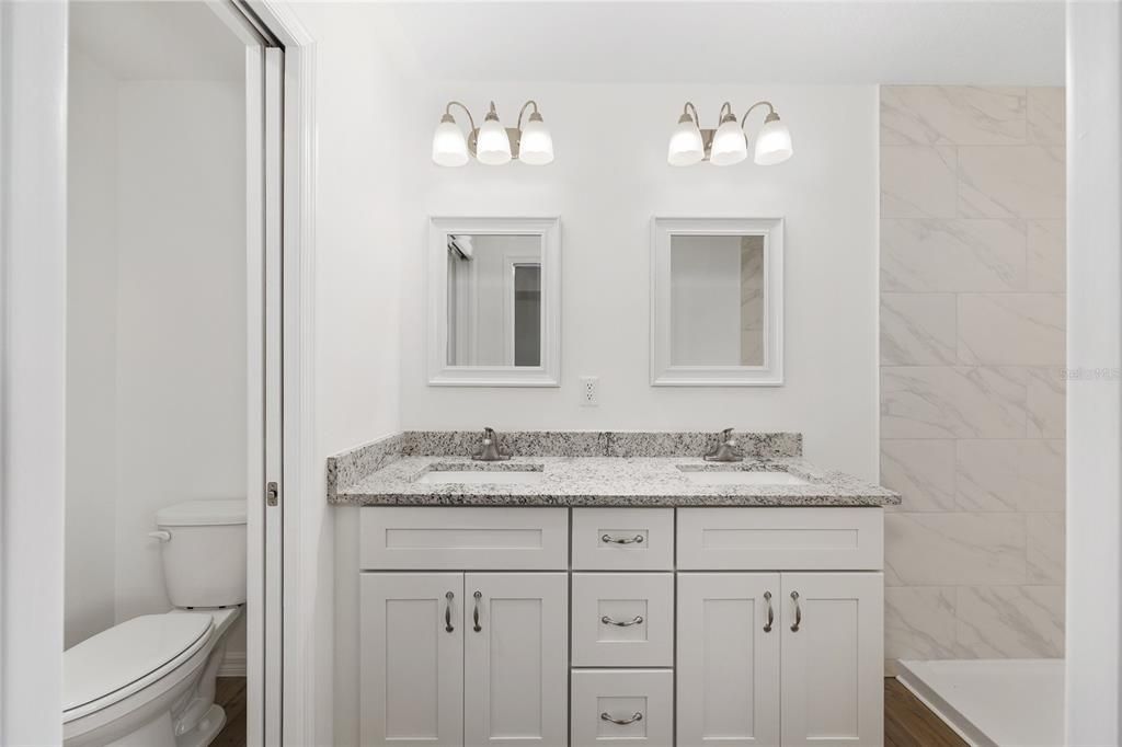 На продажу: $278,900 (4 спален, 2 ванн, 1715 Квадратных фут)