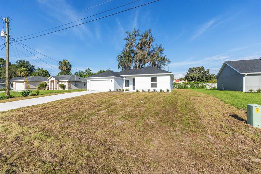 На продажу: $278,900 (4 спален, 2 ванн, 1715 Квадратных фут)