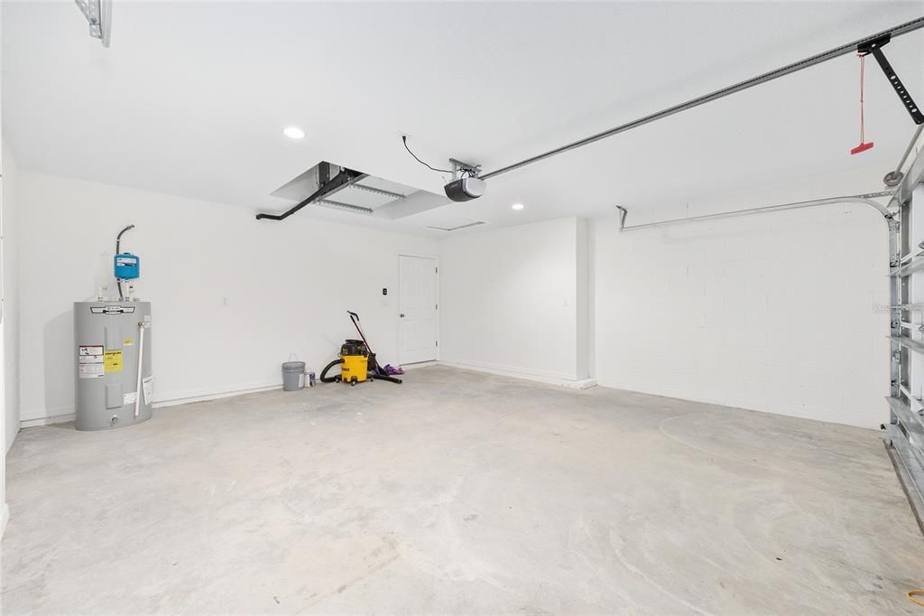 На продажу: $278,900 (4 спален, 2 ванн, 1715 Квадратных фут)