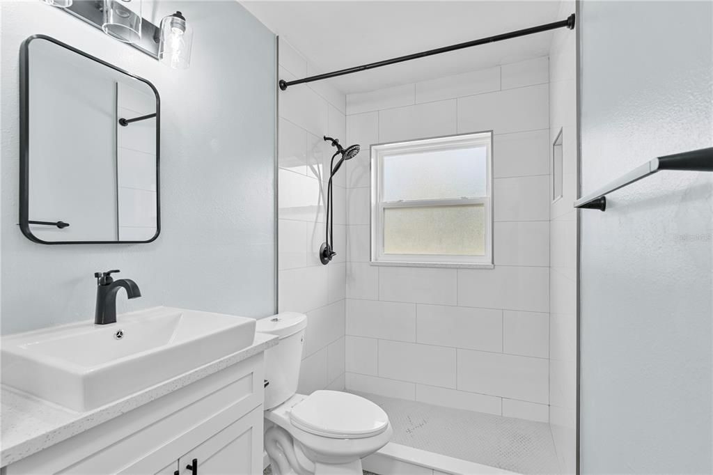 出租: $1,450 (2 贝兹, 1 浴室, 772 平方英尺)