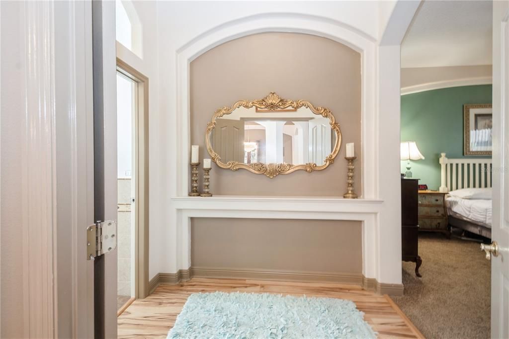 合同活跃: $499,900 (4 贝兹, 3 浴室, 2570 平方英尺)