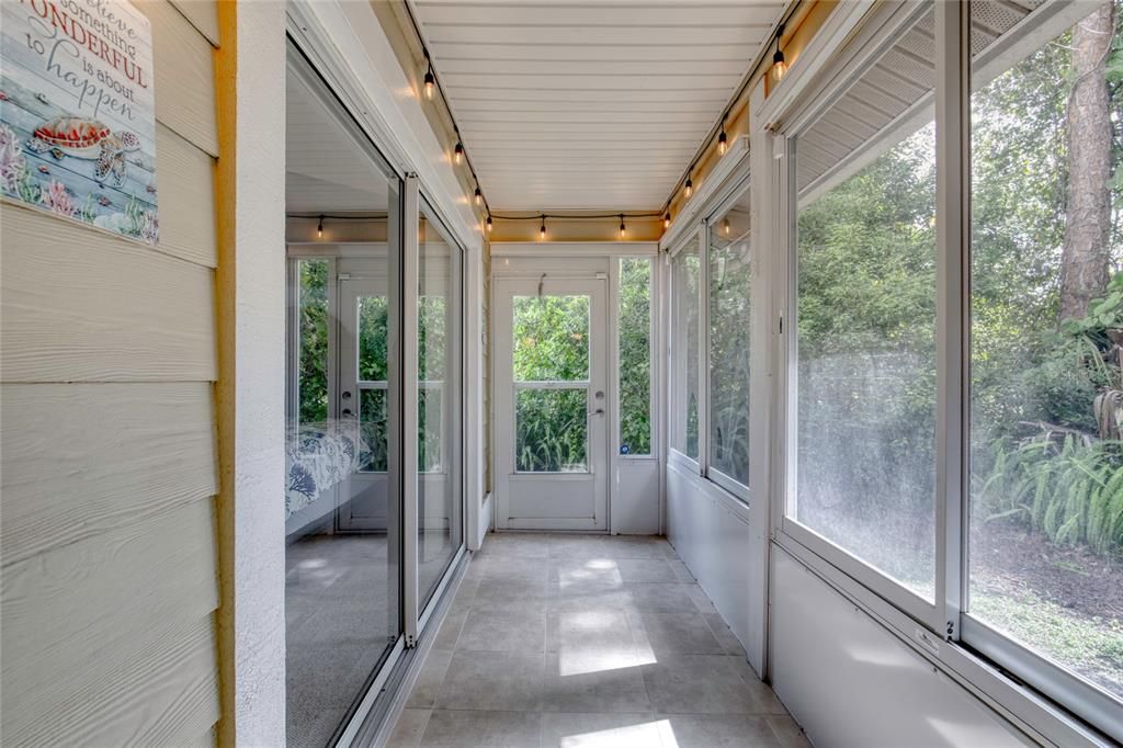 For Sale: $289,900 (2 beds, 2 baths, 1171 Square Feet)