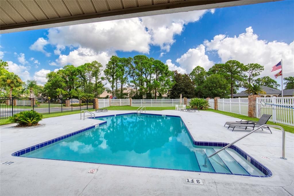 For Sale: $289,900 (2 beds, 2 baths, 1171 Square Feet)