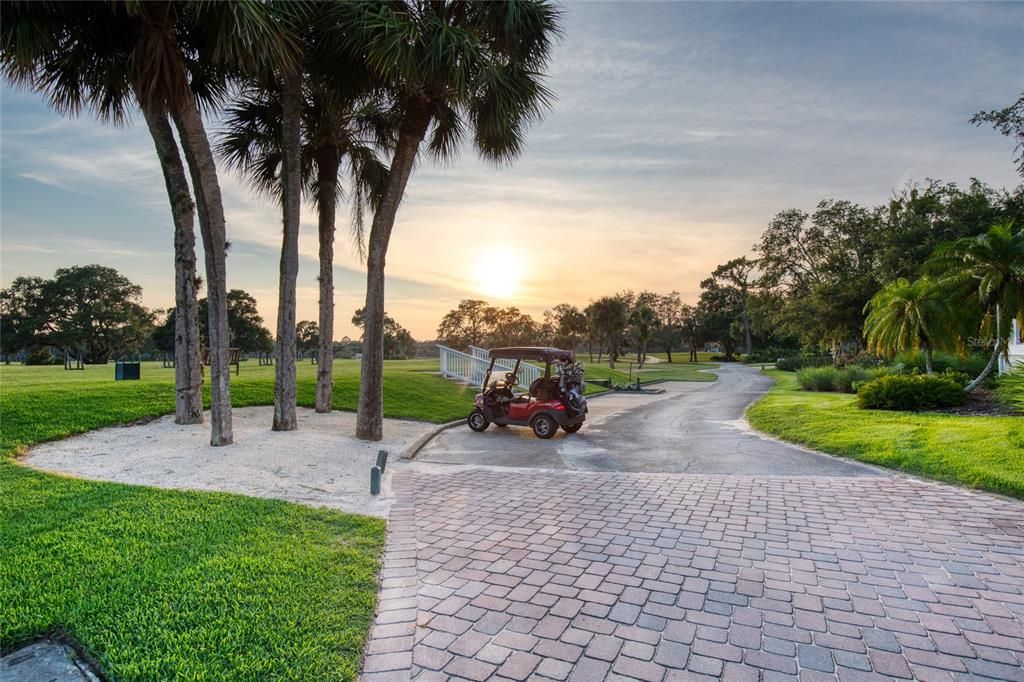 For Sale: $289,900 (2 beds, 2 baths, 1171 Square Feet)