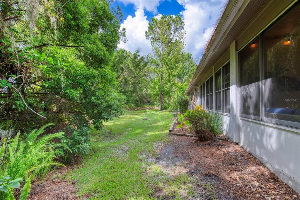 For Sale: $289,900 (2 beds, 2 baths, 1171 Square Feet)