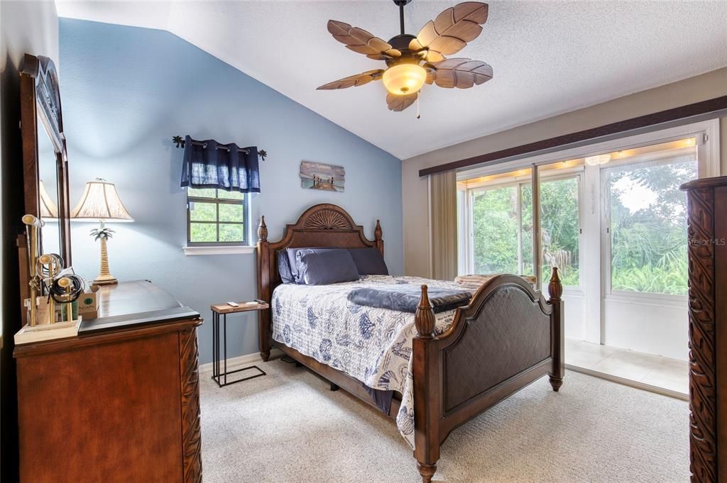 For Sale: $289,900 (2 beds, 2 baths, 1171 Square Feet)