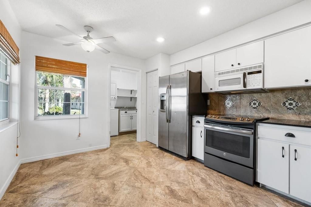 For Rent: $2,550 (3 beds, 2 baths, 1571 Square Feet)