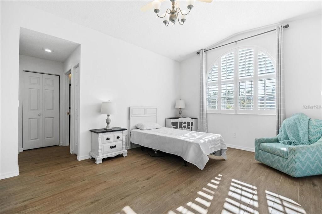 For Rent: $2,550 (3 beds, 2 baths, 1571 Square Feet)